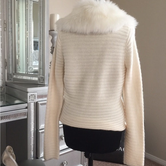 COPY - Sweater with Faux fur Collar - Picture 2 of 3